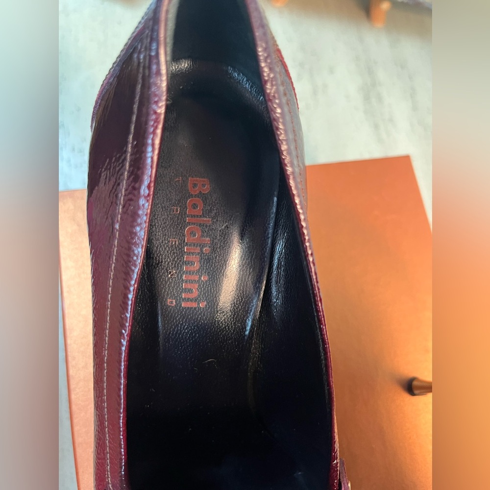 Baldinini Maroon Loafers w/ golden heels,  IT size 39/US size 8.5 - Picture 11 of 13
